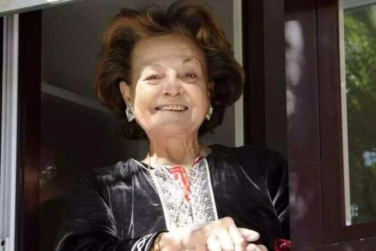 Foto de Carmen Sevilla desde una ventana