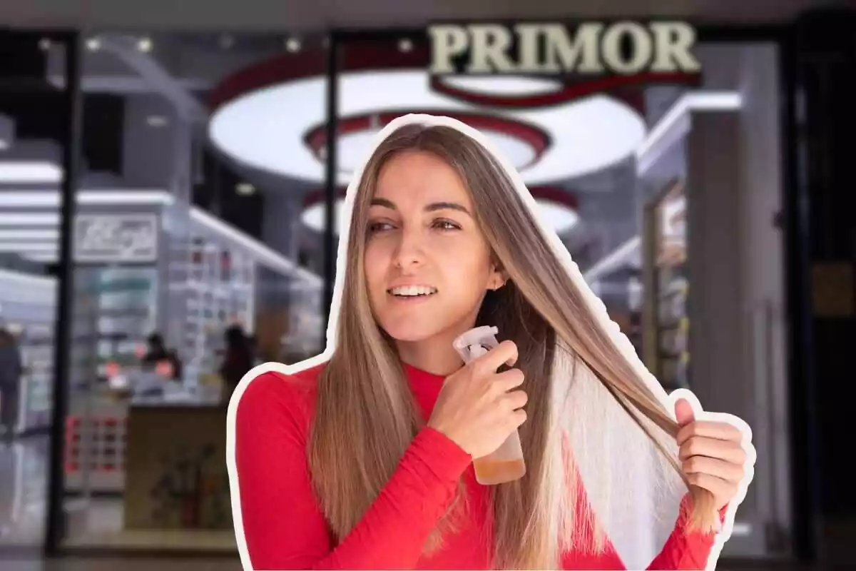 mujer aplicándose un producto en el pelo y de fondo una tienda de Primor