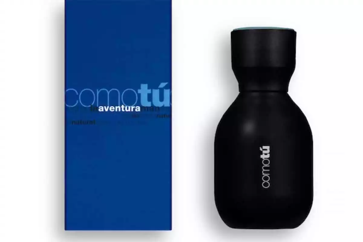 Foto botella negra del perfume Como Tú Aventura de Mercadona y caja azul Foto botella negra del perfume Como Tú Aventura de Mercadona y caja azul