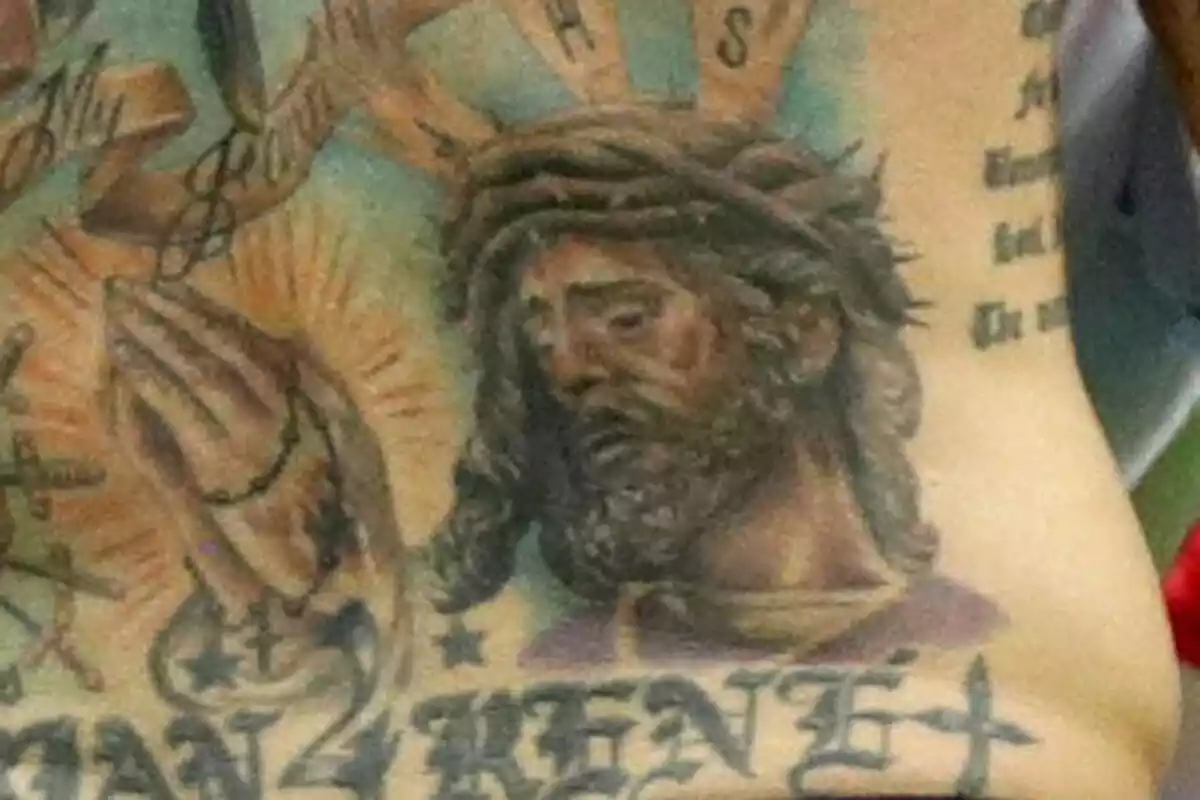 Foto de la espalda de Sergio Ramos centrada en su tatuaje del Cristo del Gran Poder Foto de la espalda de Sergio Ramos centrada en su tatuaje del Cristo del Gran Poder