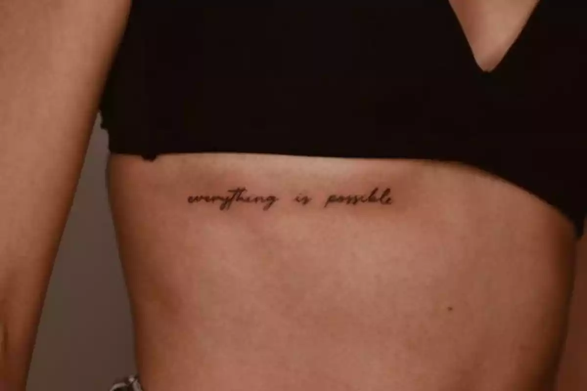 tatuaje citando que todo es posible